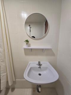 Seoul Holiday Home, Modern 2BR Near Itaewon & Namsan - 3