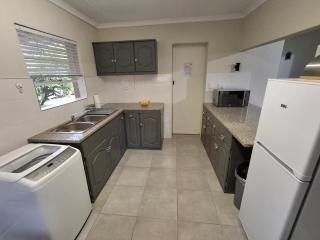 Honey Bee Cottage - 4