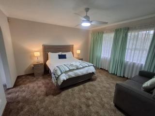Honey Bee Cottage - 1