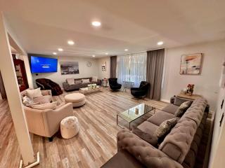 Ultimate Luxury Villa - Pool, Sauna, Hot Tub & More - 5