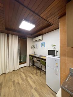 Seoul Holiday Home, Modern 2BR Near Itaewon & Namsan - 6