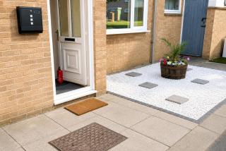 4 bed 4 shower room Sleeps 7 Free Parking Long Term stays - 4