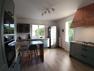 Maison familiale très spacieuse avec jardin, ping pong , baby foot, commerces - 7