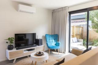 2BR Apartment-Sleeps 6-Parking & Pets - 3