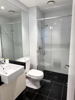 Walk To Crown & Yarra - Parking, Pool & Gym - 2