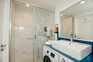 Orbi City C apartment with sea view, 2 minutes to the beach - 3