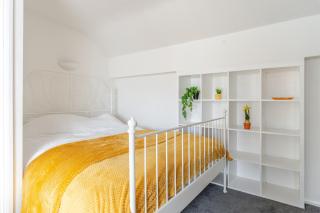Delightful 2 Bedroom Apartment in St George, Bristol - 1
