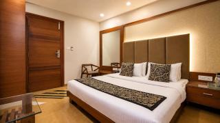 Uddhav Vilas A Family Hotel - 7