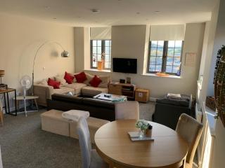 Stylish apartment in Halifax - 9