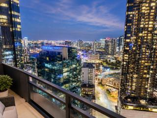 Walk To Crown & Yarra - Parking, Pool & Gym - 6
