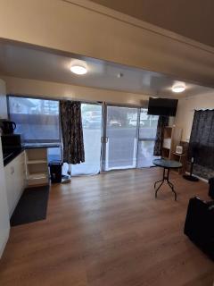 Charming Studio with Ocean Views in Auckland - 3