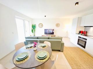 Sunny Apartment w terrace&parking spaces - 5