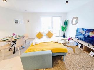 Sunny Apartment w terrace&parking spaces - 2