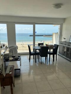 Apartment mit Blick auf den Hauptstrand - 9