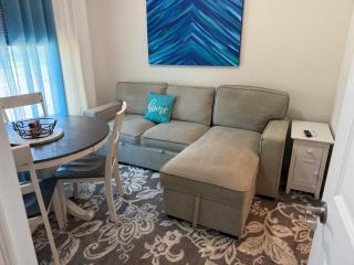 Beautiful Guest Suite - 7