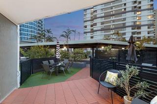 Surfers Home - Beach Stay - Sleeps 8 - Free Parking - 2