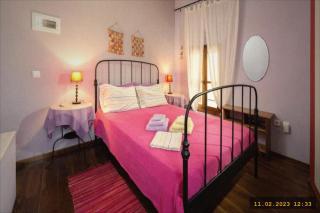 Spacious Family Holiday Home with Private Garden, E10 - 6