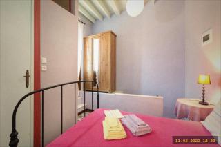 Spacious Family Holiday Home with Private Garden, E10 - 2