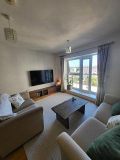 Calm Seaside Apartment - 1
