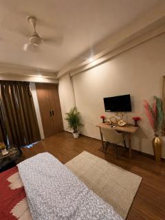 The Opalstays - 8