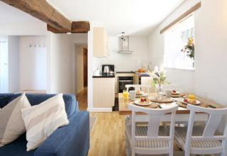 The Granary Beamed ground floor apartment near sea - 4