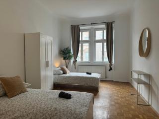 130 m2 Spacious 5-Room Apartment - 3