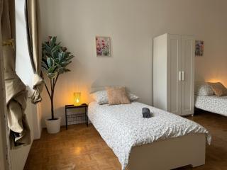 130 m2 Spacious 5-Room Apartment - 4