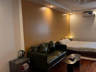 Villi Old Quarter Homestay - 8