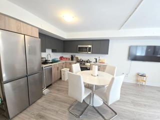Yorkdale Urban Retreat - Toronto Central Gateway - 2