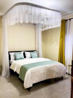 A&R Two Bedroom Furnished Apartments Kyebando - 0