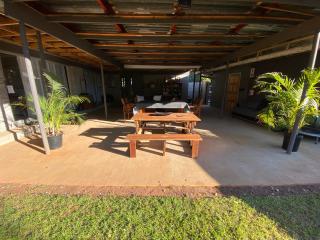 Slaapnet Guesthouse Long Stay Accommodation Wilkoppies - 2