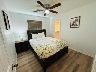 Prime Location Near Hospital & Restaurants - 7
