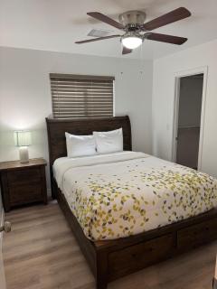 Prime Location Near Hospital & Restaurants - 1