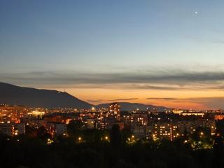 Sunset Luxury One Bedroom Apartment Incuded Parking Spot - 7