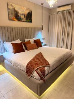 Luxury One-Bedroom At Loxwood House - 3