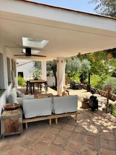 Charmante casita met veranda, gedeeld zwembad en airco op kleinschalige olijfboerderij Finca Maran - 6