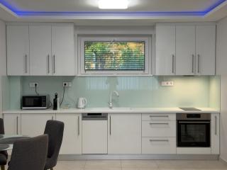 Lara Lux Apartment 2 - 1