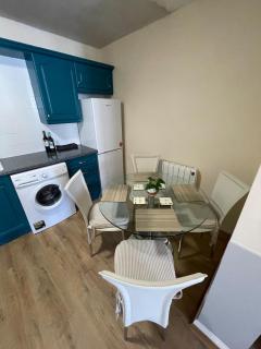 Modern Town Centre 3 Bed Apartment - 5