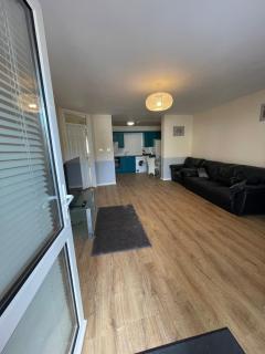 Modern Town Centre 3 Bed Apartment - 0