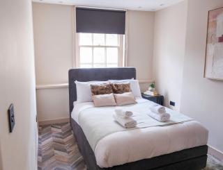The Captains Quarter - Sleeps7 - 2 Minutes From Weymouth Beach - Fast WiFi - Smart Tv - Stunning Cosy Decor - 3