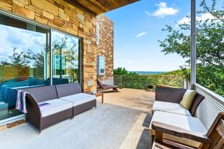 Luxury 4BR Hilltop Retreat Scenic Views - 3
