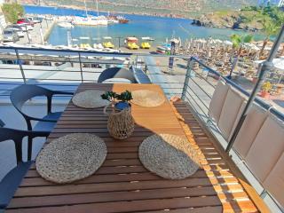 Lithos Beach House Bali - 1