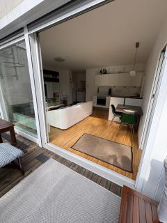 Quiet and central, modern apartment at U1, with garden & parking - 7