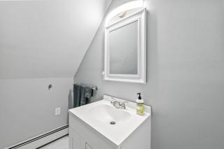 Modern Pet Friendly Apt Hiking Touring Studio - 4