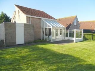 Bungalow in Breskens near Beach and Lighthouse - 4