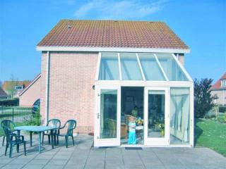Bungalow in Breskens near Beach and Pool - 4
