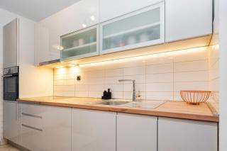 Airy 2-BR Apt w/ Open Layout & Modern Design - 6