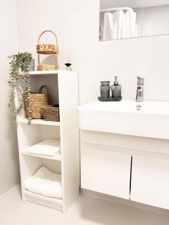 Zentrales modernes 1-Zimmer-Apartment in Hockenheim nahe Hockenheimring mit WLAN, Arbeitsplatz & Kitchenette - 2