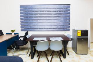 Stylish East Legon Apartment - AC, Wi-Fi, Netflix - 3