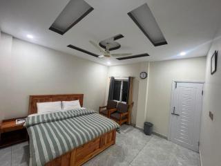 Ember Guest House - 1